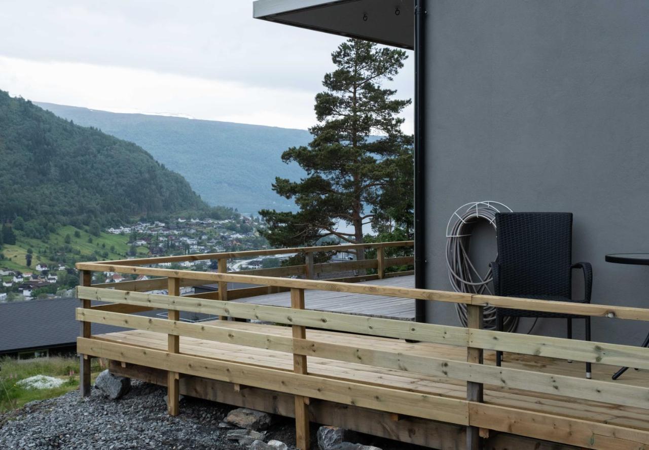 Stryn Stor Og Moderne Leilighet Exterior foto